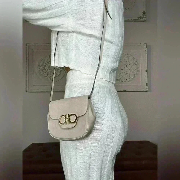 Authentic Salvatore Ferragamo Gancini Beige Suede Crossbody Bag w/COA - Picture 3 of 16